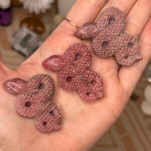 Listing is for 1 Rhodonite Serpent🐍